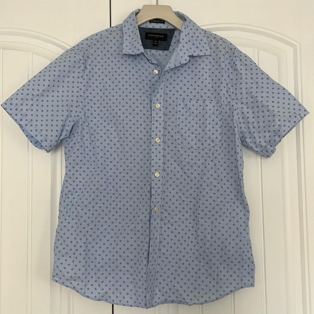 Banana Republic Men’s Powder Blue Patterned Short Sleeve Shirt Size M